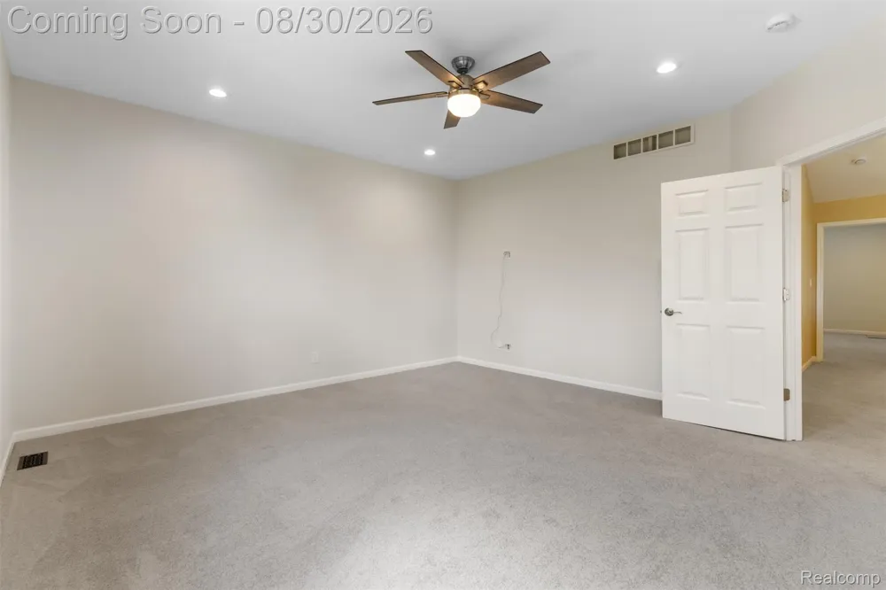 5593 Warrenshire Drive West Bloomfield Charter Township, MI 48322