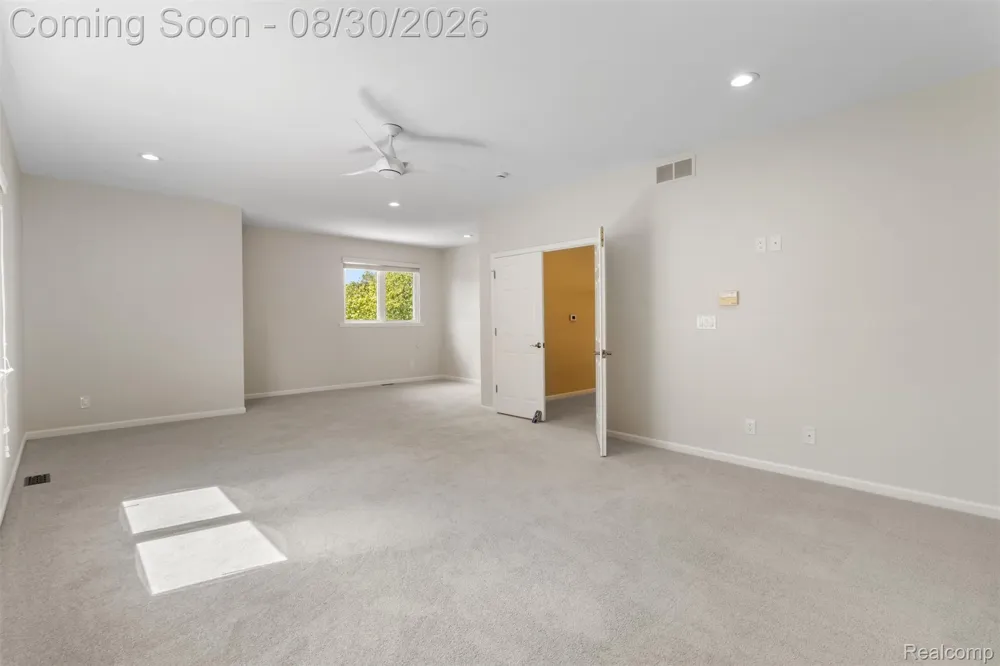 5593 Warrenshire Drive West Bloomfield Charter Township, MI 48322
