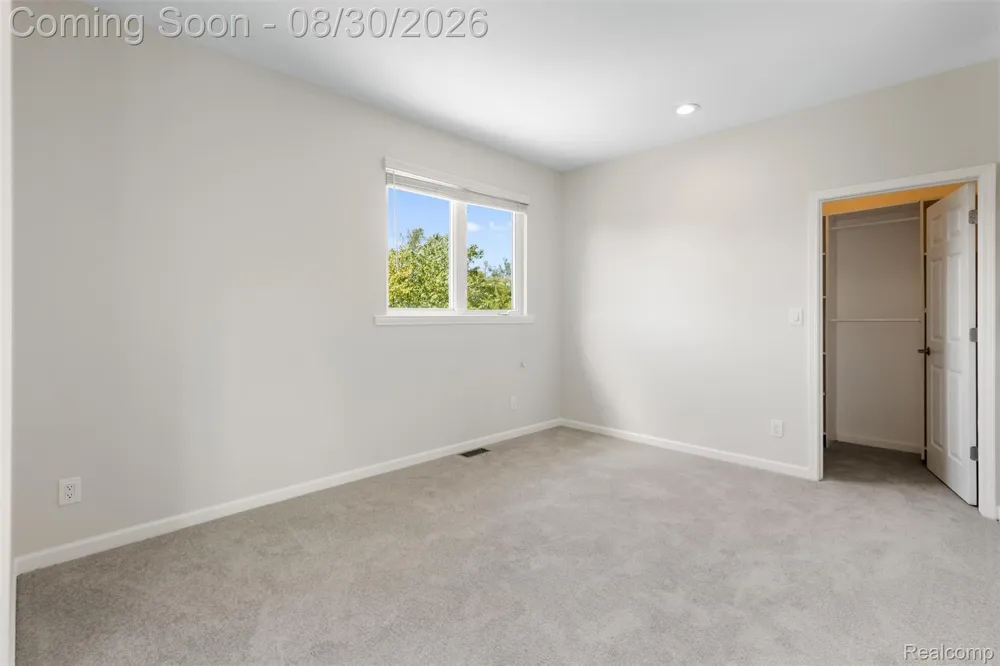 5593 Warrenshire Drive West Bloomfield Charter Township, MI 48322
