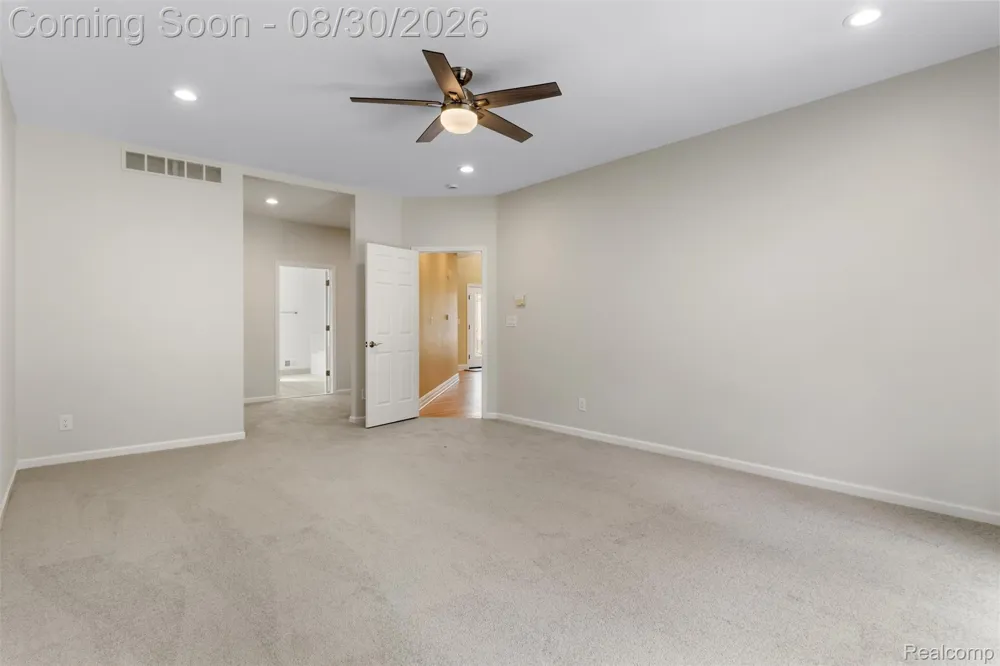 5593 Warrenshire Drive West Bloomfield Charter Township, MI 48322