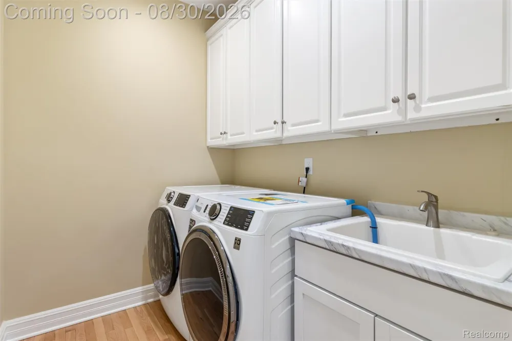 5593 Warrenshire Drive West Bloomfield Charter Township, MI 48322