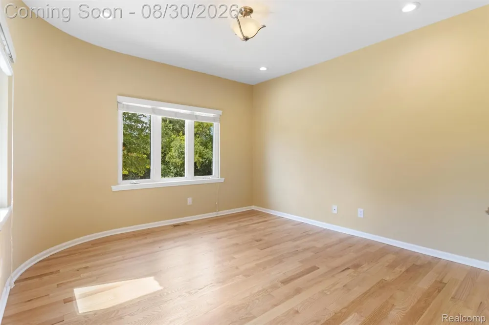 5593 Warrenshire Drive West Bloomfield Charter Township, MI 48322