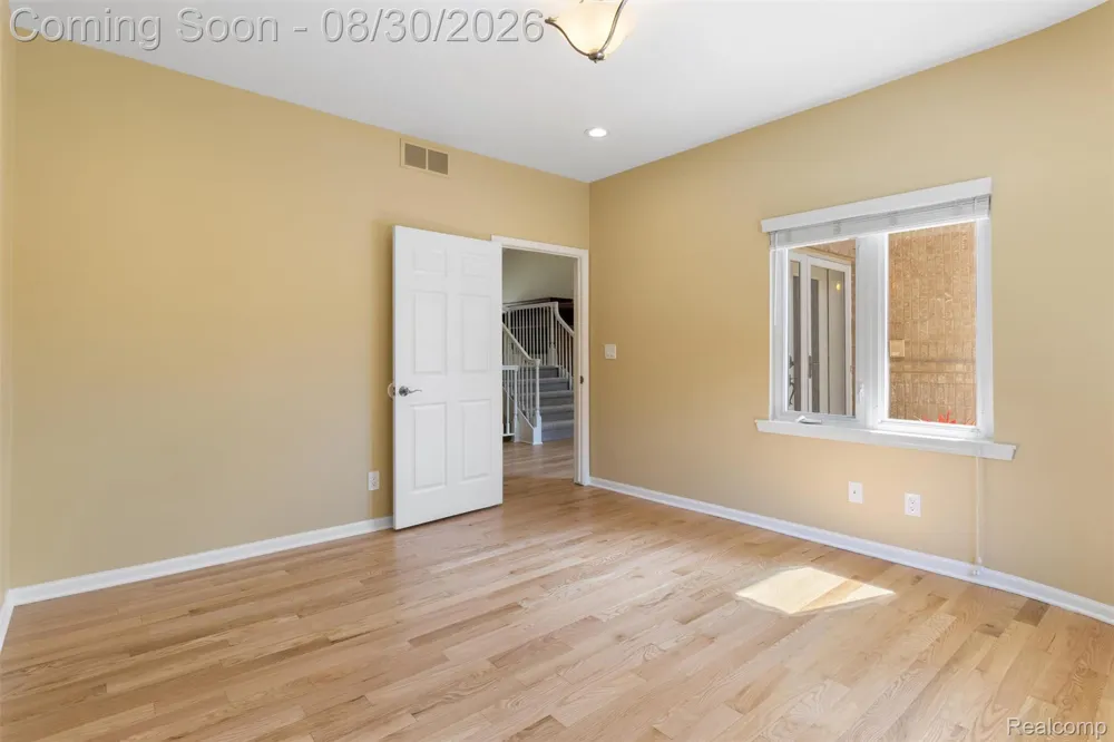 5593 Warrenshire Drive West Bloomfield Charter Township, MI 48322