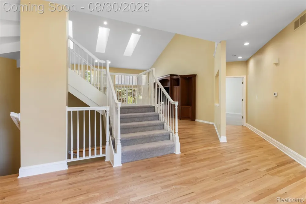 5593 Warrenshire Drive West Bloomfield Charter Township, MI 48322
