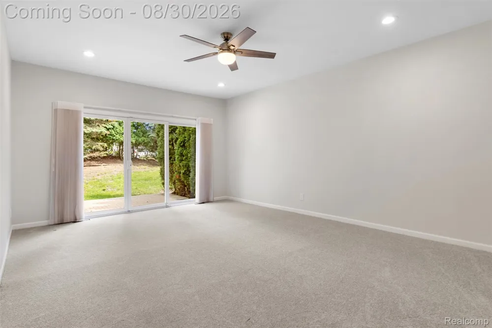 5593 Warrenshire Drive West Bloomfield Charter Township, MI 48322