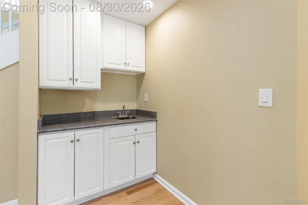 5593 Warrenshire Drive West Bloomfield Charter Township, MI 48322