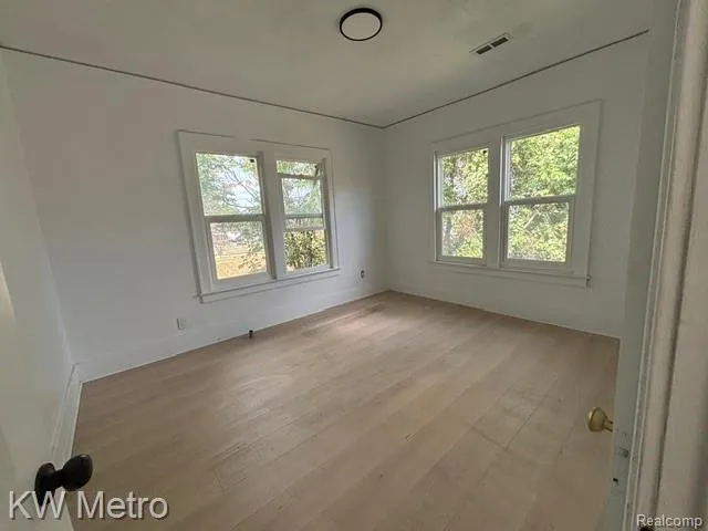 2952 Elmhurst Street Detroit City, MI 48206