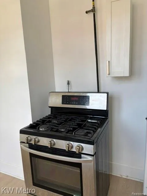 2952 Elmhurst Street Detroit City, MI 48206