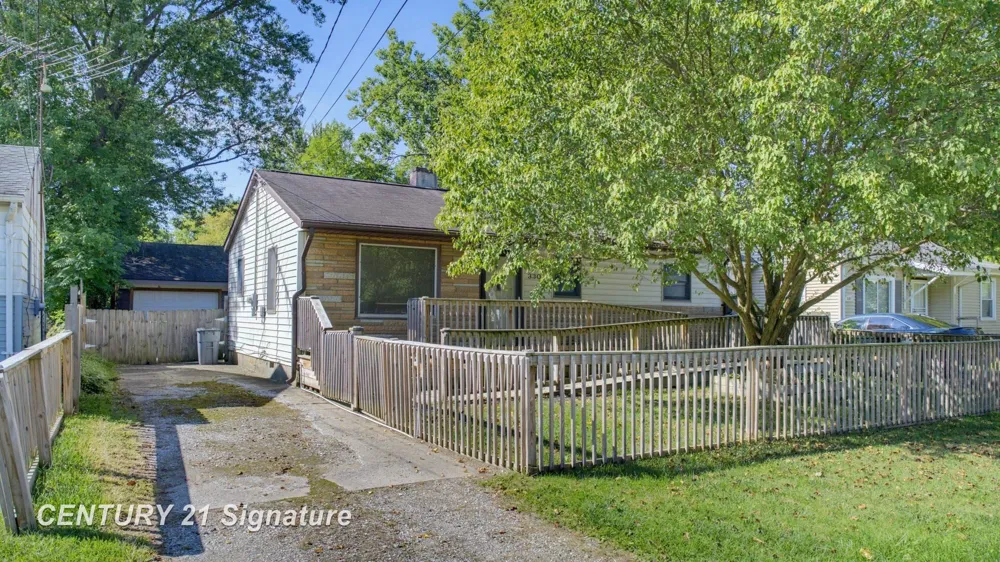 3303 W Lyndon Avenue Mt Morris City, MI 48504