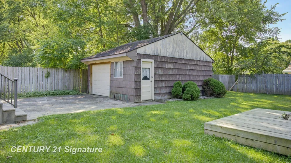 3303 W Lyndon Avenue Mt Morris City, MI 48504