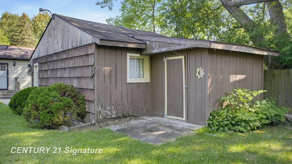 3303 W Lyndon Avenue Mt Morris City, MI 48504
