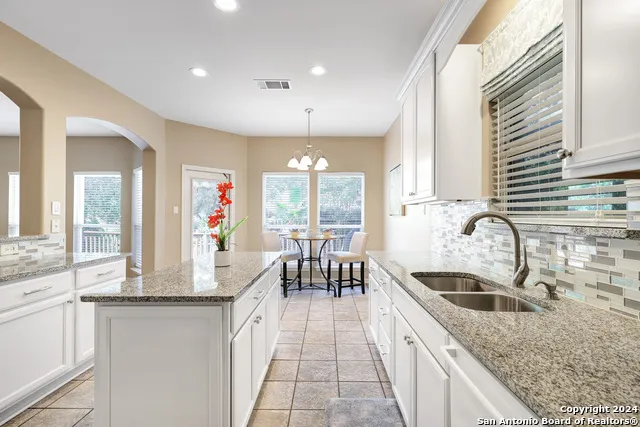 5 Willow Heights Dr San Antonio, TX 78254