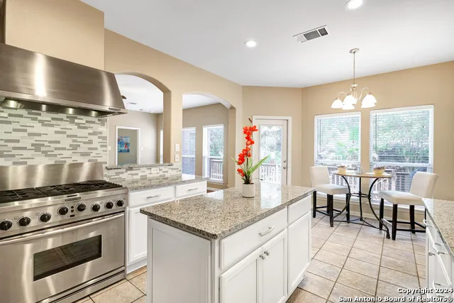 5 Willow Heights Dr San Antonio, TX 78254