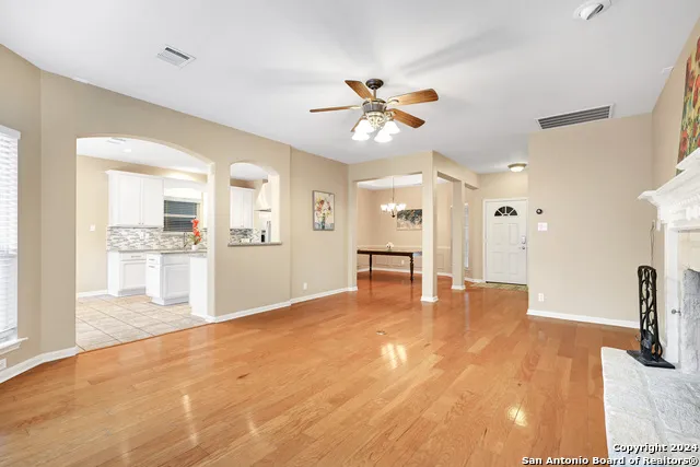 5 Willow Heights Dr San Antonio, TX 78254
