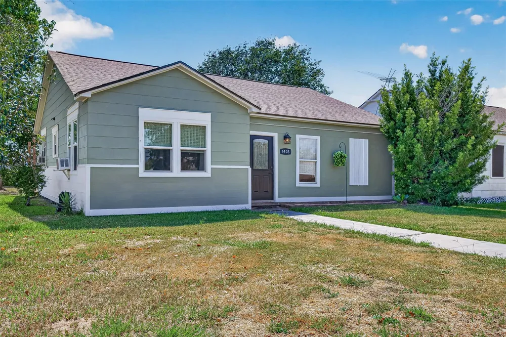 1403 Avenue F Freeport, TX 77541