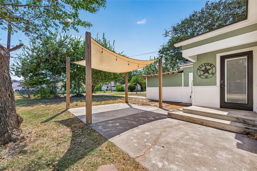 1403 Avenue F Freeport, TX 77541