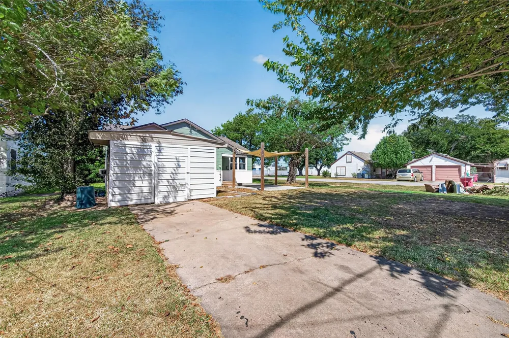 1403 Avenue F Freeport, TX 77541
