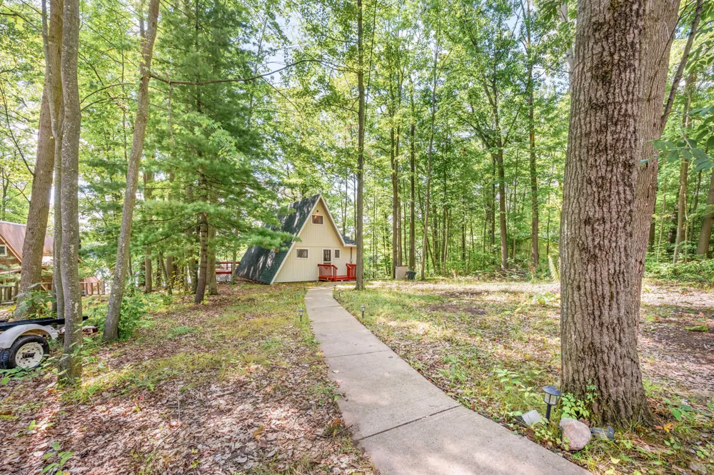 524 McLachlan Point Road Evart, MI 49631