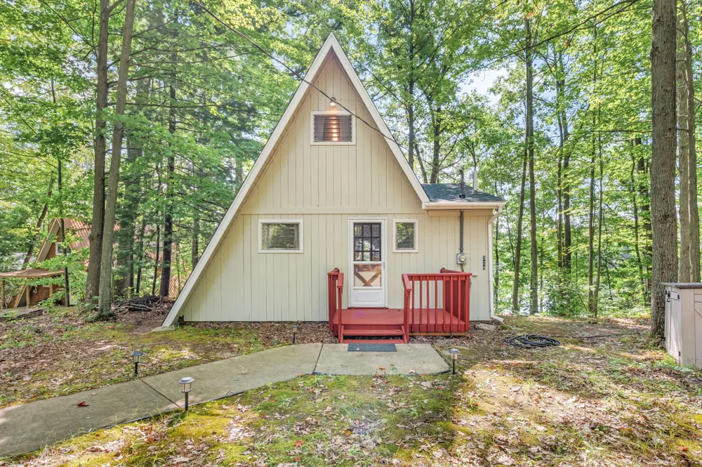 524 McLachlan Point Road Evart, MI 49631