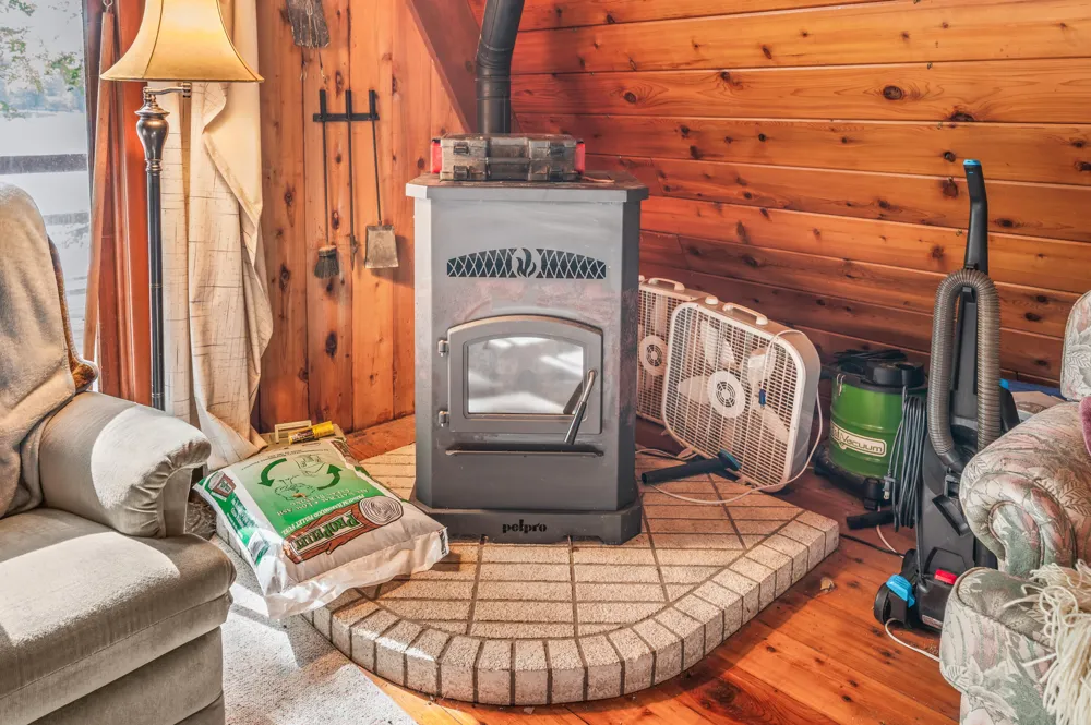 524 McLachlan Point Road Evart, MI 49631