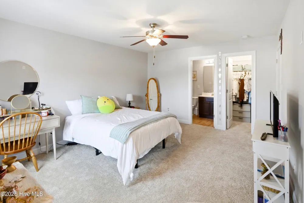 121 W Murrow Lane Jacksonville, NC 28546