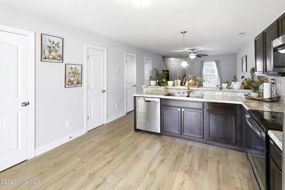 121 W Murrow Lane Jacksonville, NC 28546