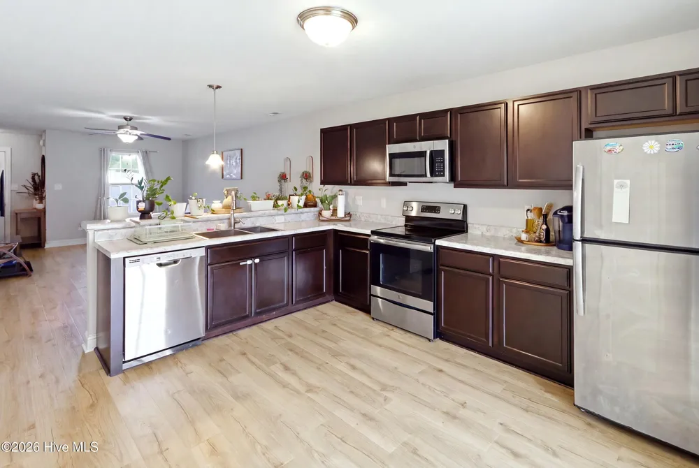 121 W Murrow Lane Jacksonville, NC 28546