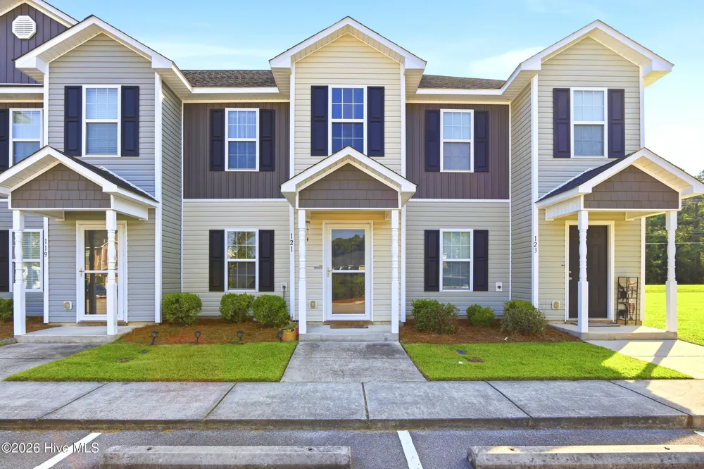 121 W Murrow Lane Jacksonville, NC 28546