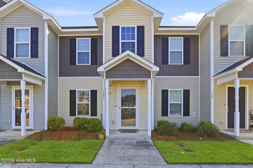 121 W Murrow Lane Jacksonville, NC 28546