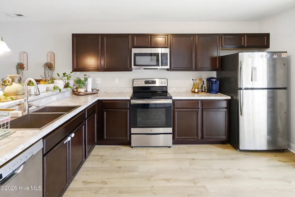 121 W Murrow Lane Jacksonville, NC 28546
