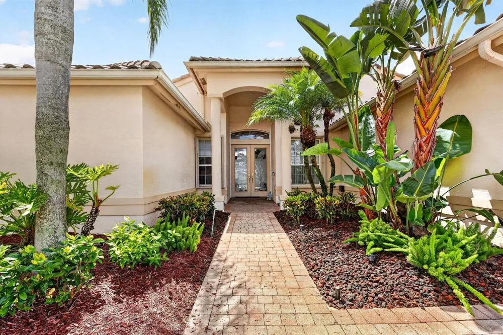 303 NW BAYSIDE COURT Port St. Lucie, FL 34986