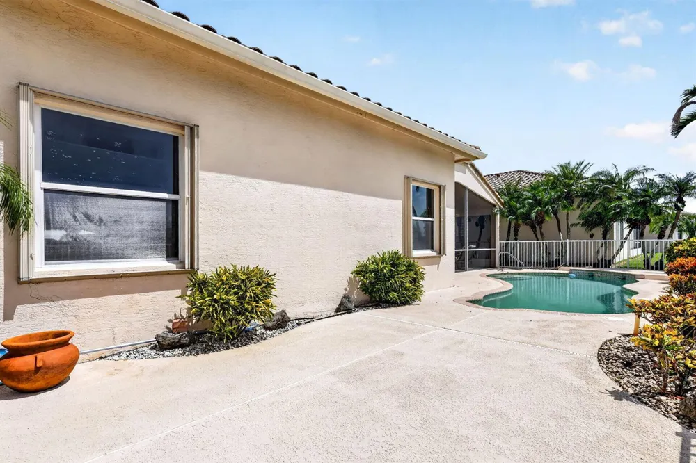 303 NW BAYSIDE COURT Port St. Lucie, FL 34986
