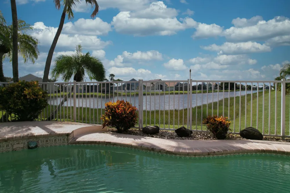 303 NW BAYSIDE COURT Port St. Lucie, FL 34986