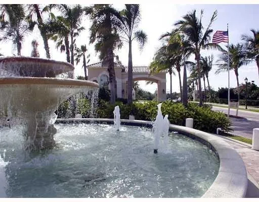 303 NW BAYSIDE COURT Port St. Lucie, FL 34986