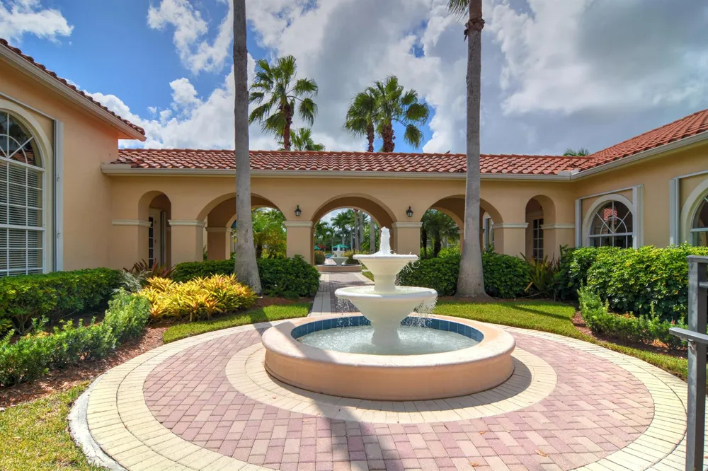 303 NW BAYSIDE COURT Port St. Lucie, FL 34986