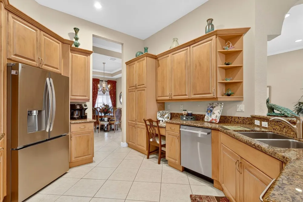 303 NW BAYSIDE COURT Port St. Lucie, FL 34986