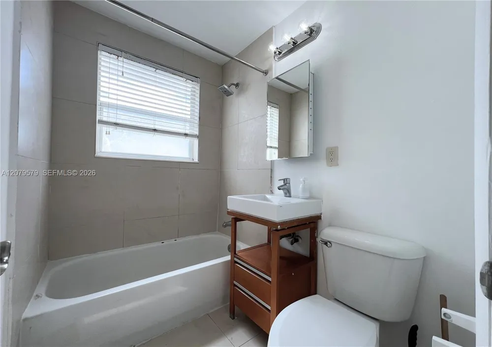 500 14th St #204 Miami Beach, FL 33139