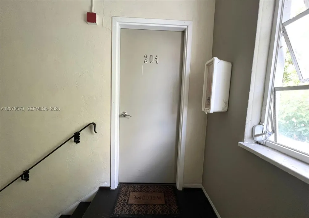 500 14th St #204 Miami Beach, FL 33139
