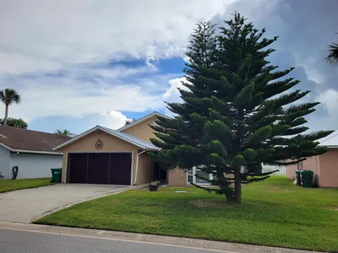 5006 SE 43RD Trace