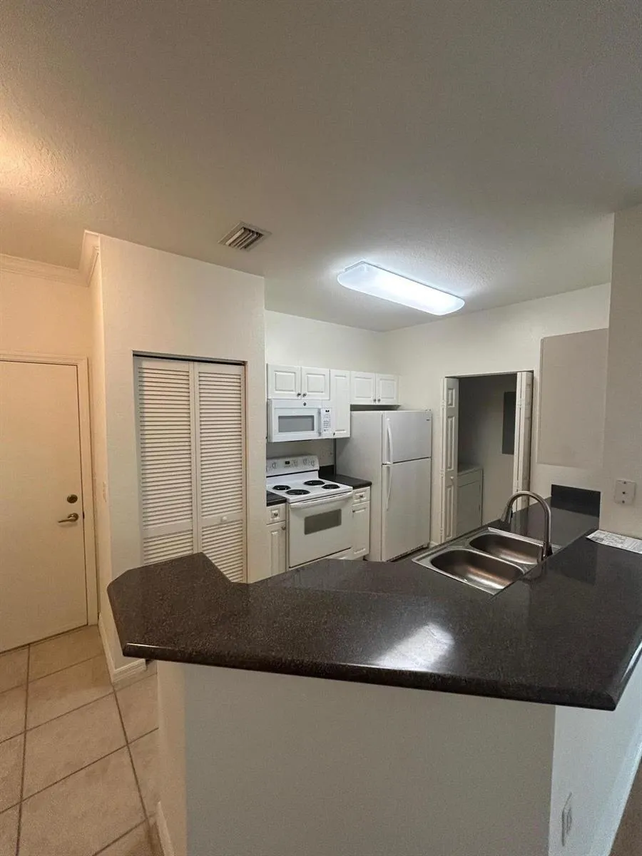 272 SE KITCHING CIRCLE Stuart, FL 34994