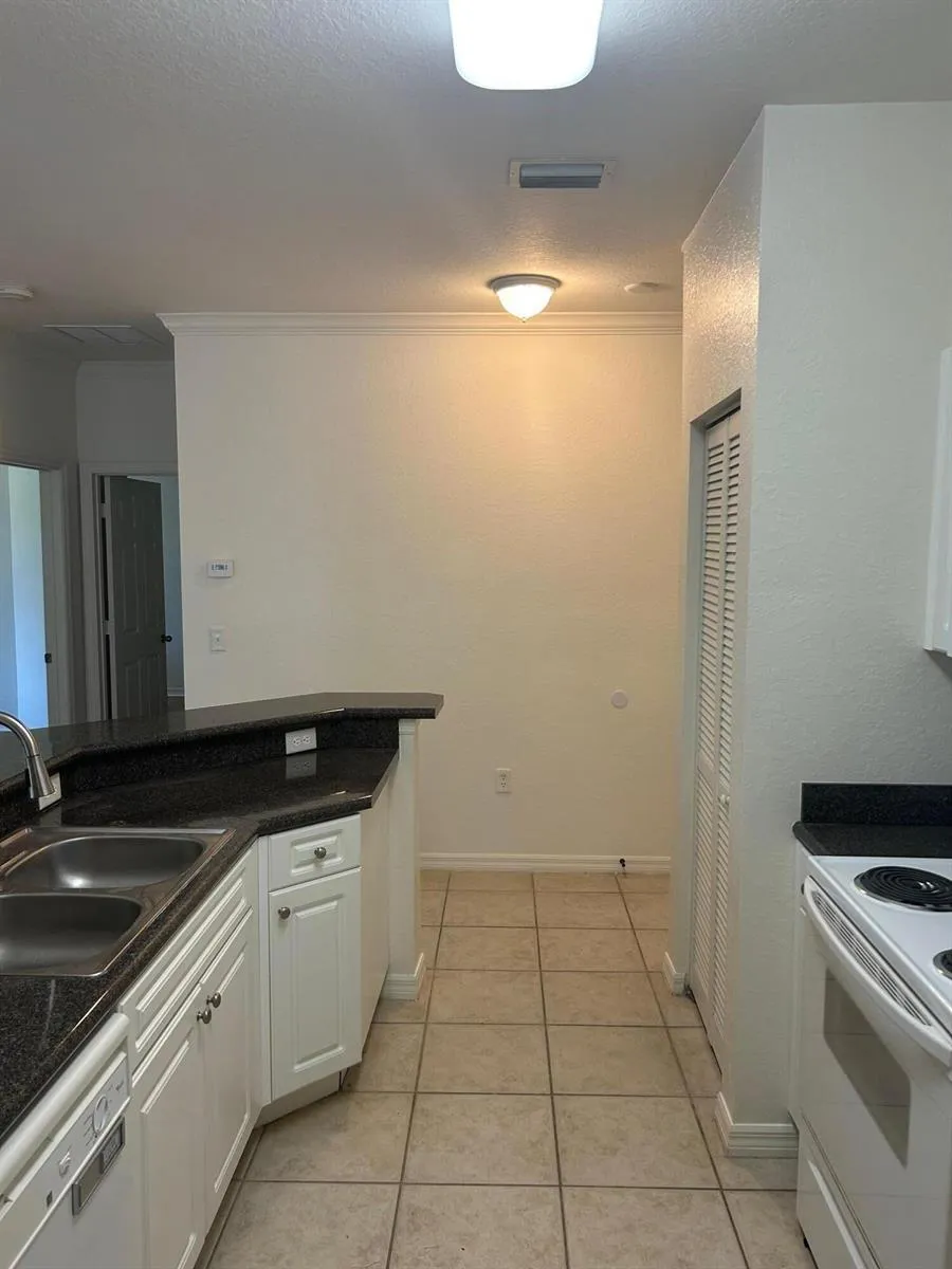 272 SE KITCHING CIRCLE Stuart, FL 34994
