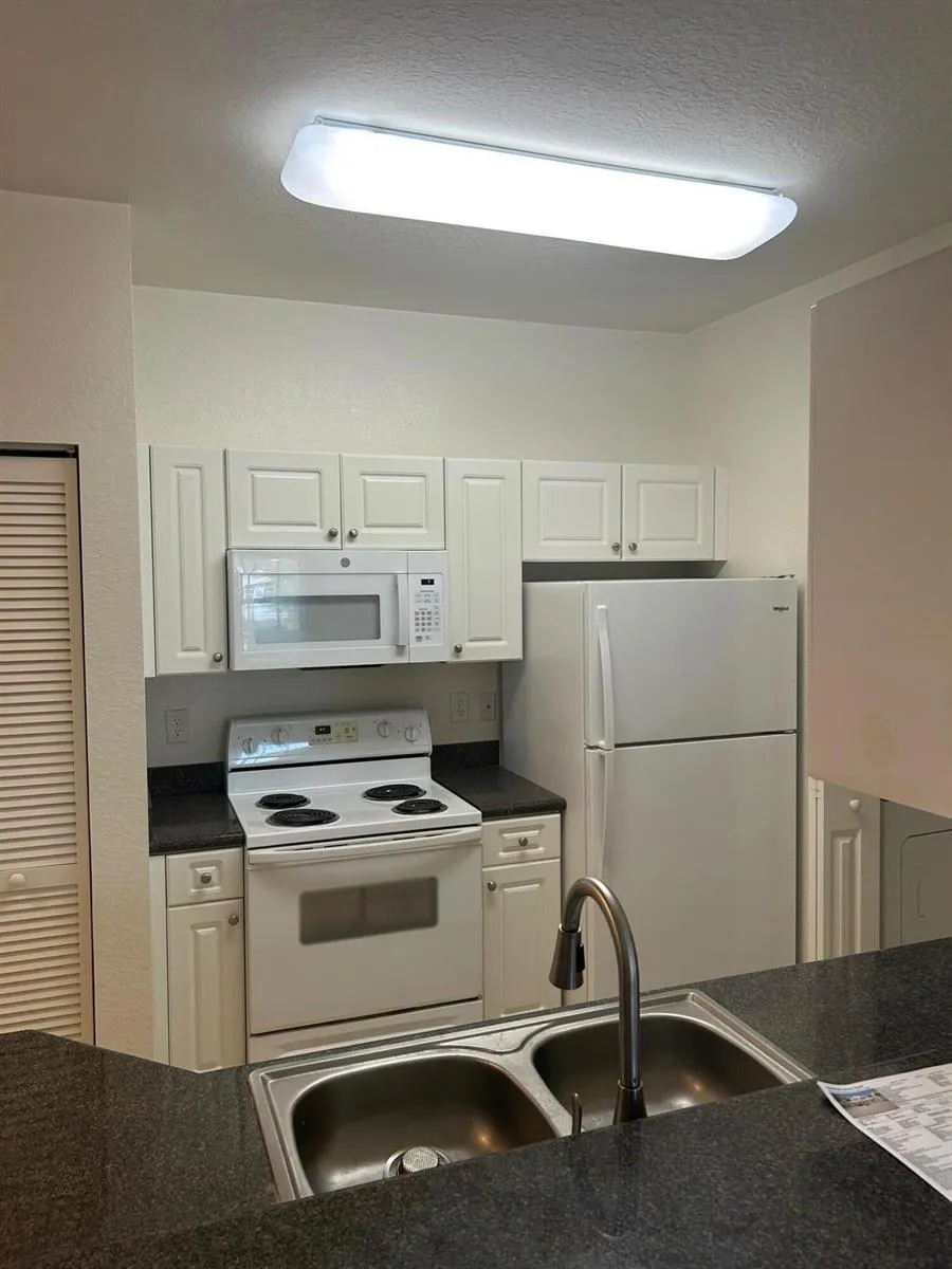 272 SE KITCHING CIRCLE Stuart, FL 34994
