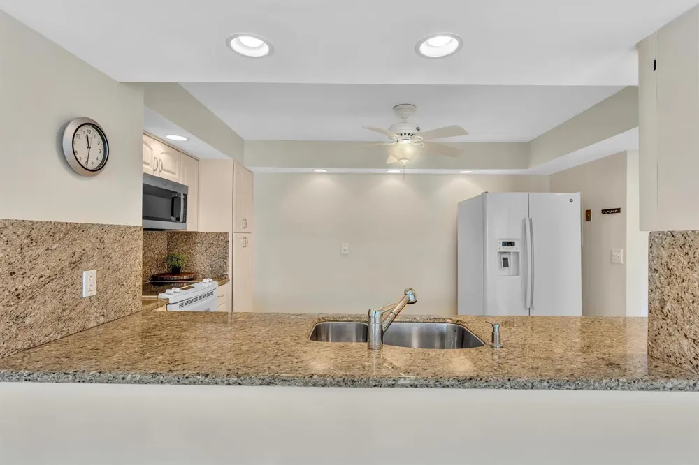1150 HILLSBORO MILE #914 Hillsboro Beach, FL 33062