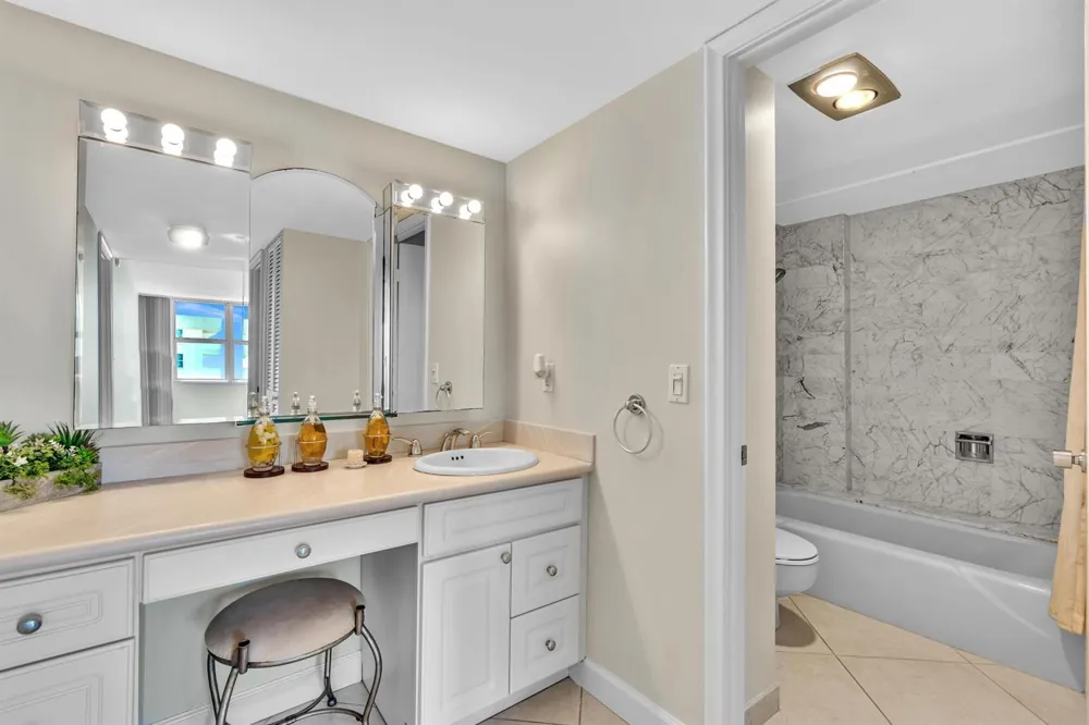 1150 HILLSBORO MILE #914 Hillsboro Beach, FL 33062