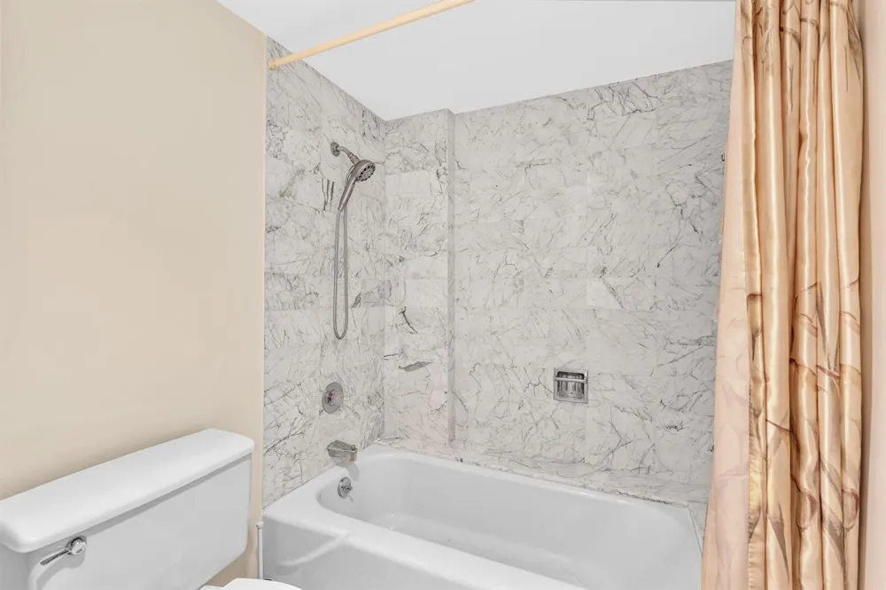 1150 HILLSBORO MILE #914 Hillsboro Beach, FL 33062