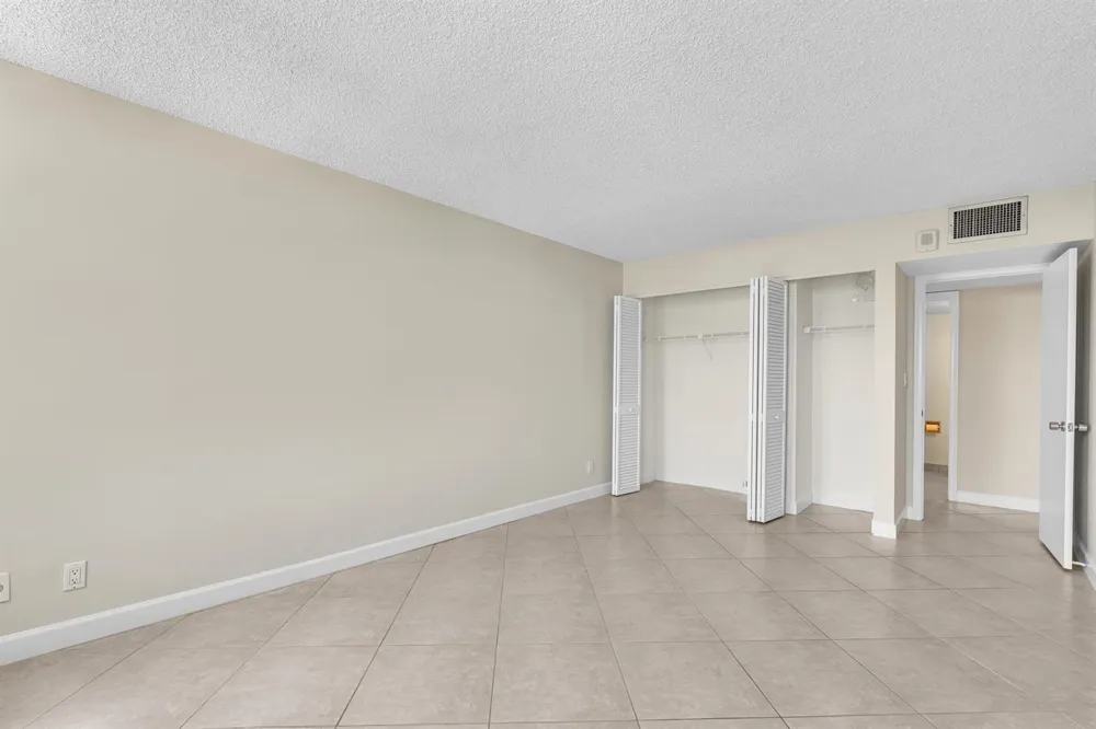 1150 HILLSBORO MILE #914 Hillsboro Beach, FL 33062
