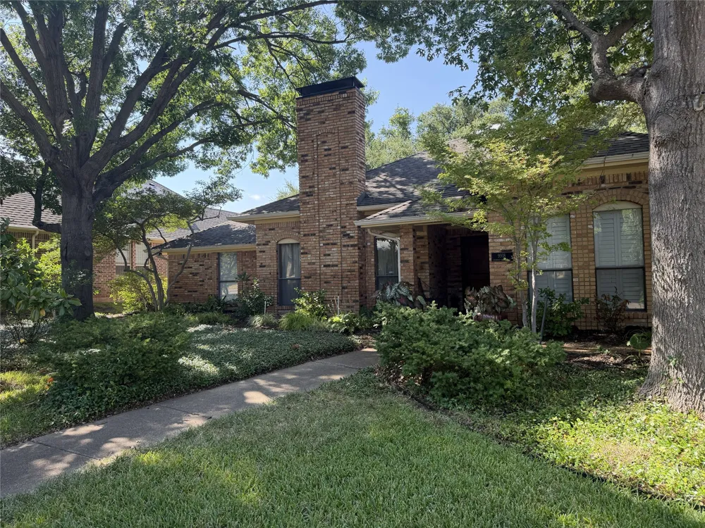 9918 Chimney Hill Lane Dallas, TX 75243