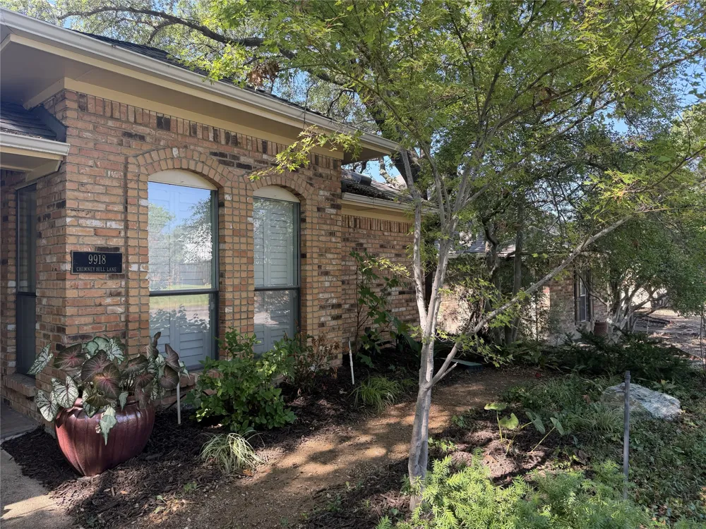 9918 Chimney Hill Lane Dallas, TX 75243