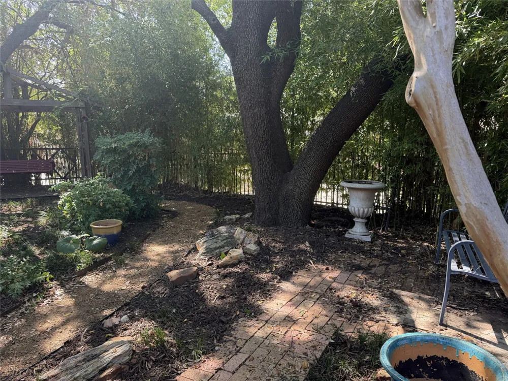 9918 Chimney Hill Lane Dallas, TX 75243