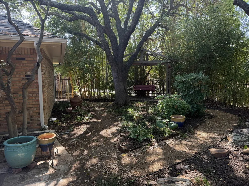 9918 Chimney Hill Lane Dallas, TX 75243